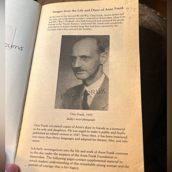 The Diary of a Young Girl by Anne Frank Memoir Vintage 1993 on banned book list - Picture 8 of 17